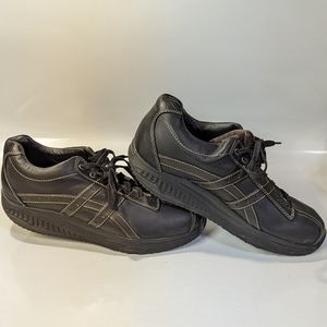 Skechers Shape Ups Men's Size 13. See photos for condition!